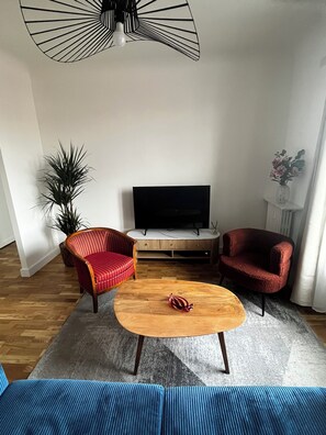 Living area - Elegant T2, unobstructed view, 300m from Roland Garros and Bois de Boulogne. (Boulogne-Billancourt)