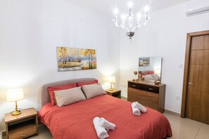 Apartment, 3 Bedrooms, Balcony, City View - Cosy APT in Sliema- 2 mins walk from sea (Sliema)