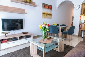 Living area - Cosy APT in Sliema- 2 mins walk from sea (Sliema)