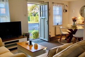 Living area - Seaside Luxury Cottage *Aldeburgh* (Aldeburgh)