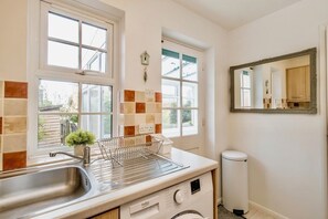 Interior - Seaside Luxury Cottage *Aldeburgh* (Aldeburgh)