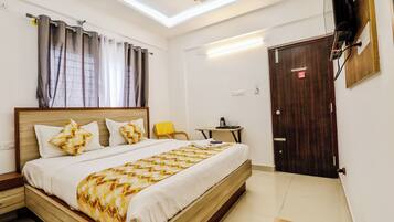 أسرّة سليكت كومفورت ومساحة عمل للكمبيوتر المحمول وواي فاي مجانًا