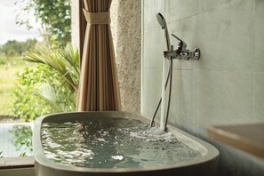 Bathroom - Aranya Ubud Villa (Ubud)