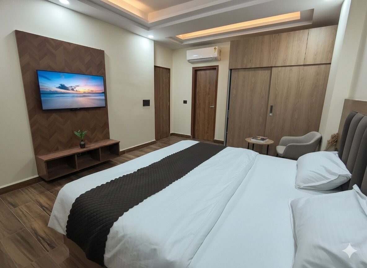 Quarto luxo, vista para a cidade | Escrivaninha, Wi-Fi de cortesia