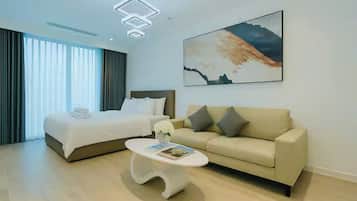 Royal Suite, 1 Bedroom, Club Lounge Access, City View | Egyptian cotton sheets, premium bedding, down comforters