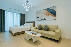 ملاءات من القطن المصري وأغطية فراش متميزة وألحفة محشوة بالريش