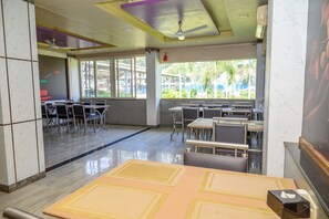 Restaurant - Hotel Srushti Regency (Wai)
