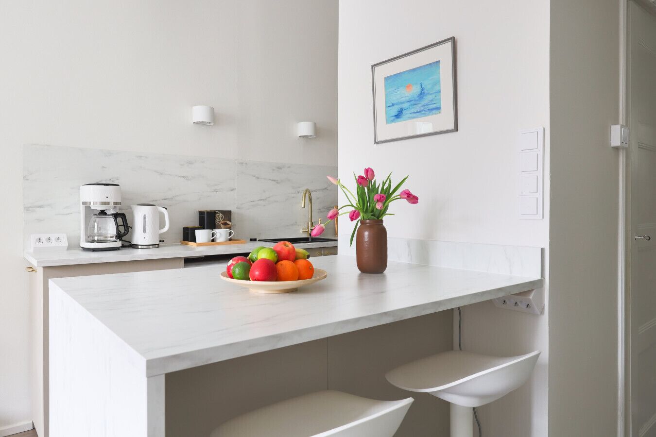 Kylskåp, mikrovågsugn, ugn och spishäll