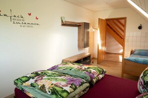 WiFi, bed sheets - Family Löffler Apartment with Mountain View, Conservatory and Wi-Fi (Ostrach)