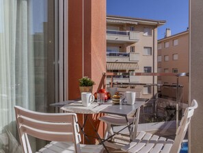 Outdoor dining - Apartment Nadina by Interhome (Segur de Calafell)