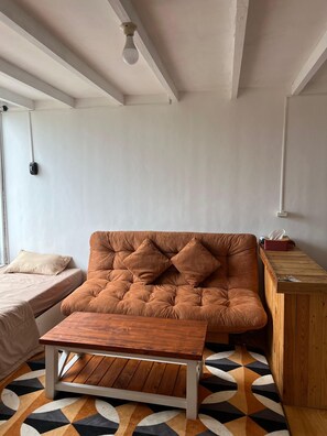 Perhemökki, näköala puutarhaan | Työpöytä, ilmainen Wi-Fi