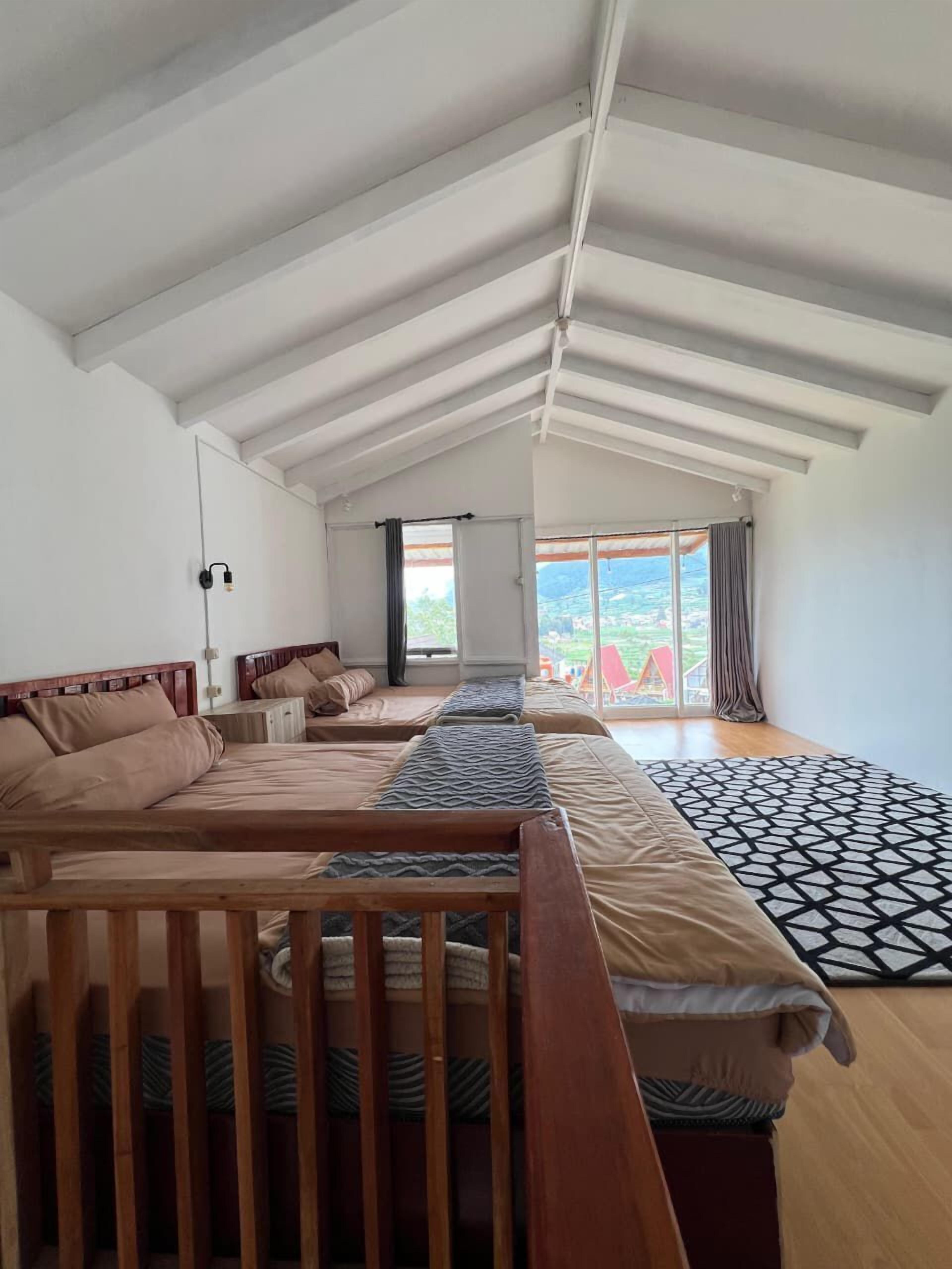 Family Cottage, Garden View | Desk, free WiFi