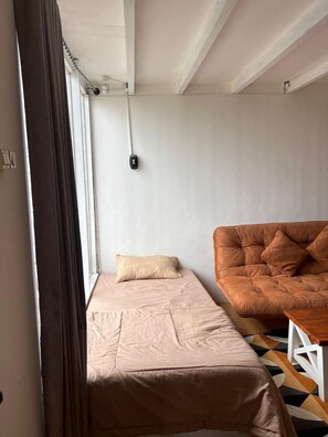 Perhemökki, näköala puutarhaan | Työpöytä, ilmainen Wi-Fi