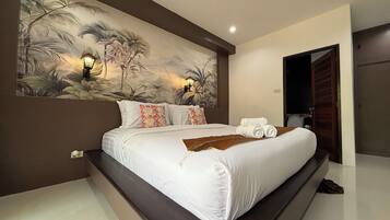 Bungalow – deluxe, elveutsikt | Safe på rommet, blendingsgardiner og wi-fi (inkludert)