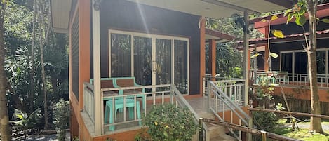 Minibar, in-room safe, individually decorated, individually furnished