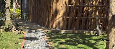 Zimmersafe, Verdunkelungsvorhänge, kostenloses WLAN