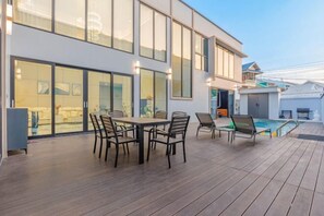 Garden - Pattaya Jomtien Beach 4 bedrooms - independent swimming pool and KTV (Pattaya)