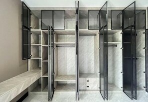 Soundproofing, cribs/infant beds - Pattaya Jomtien Beach 4 bedrooms - independent swimming pool and KTV (Pattaya)