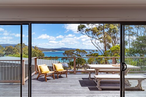 Marmoris Bay of Fires - A laid back coastal retreat with shimmering ocean views