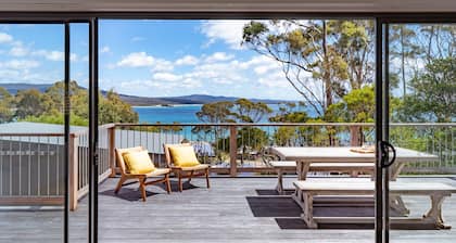 Marmoris Bay of Fires - A laid back coastal retreat with shimmering ocean views