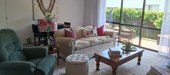 Central Kerikeri 2 bedroom home