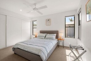 Room - Pet Friendly Golden Beach Escape (Sunshine Coast)