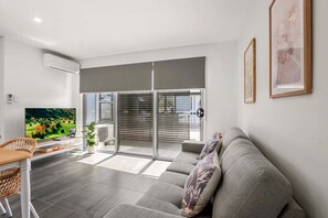 Living area - Pet Friendly Golden Beach Escape (Sunshine Coast)