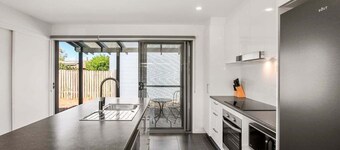 Pet Friendly Golden Beach Escape