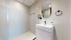 Hair dryer, towels - Elegant 1 Bedroom l Arjan l Pool with View Deck (Arjan)