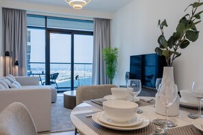 Dining - Stunning 1 Bed l Sea View l Private Beach Access (Emaar Beachfront)