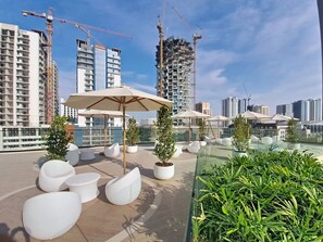 Terrace/patio - Modern 1 Bed l Private Pool l Community Views (Jumeirah Village Circle)