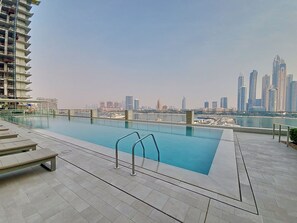 Pool - Classic 2 Bedroom l Marina Views l Private Beach (Emaar Beachfront)