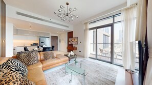 TV - Classic 2 Bedroom l Marina Views l Private Beach (Emaar Beachfront)
