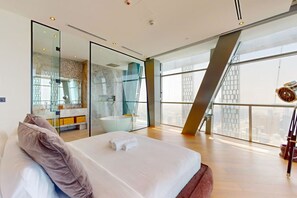 Iron/ironing board, WiFi, bed sheets - Magnificent 4 Bedroom l Penthouse l Marina Views (Dubai Marina)