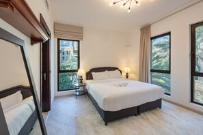 Iron/ironing board, WiFi, bed sheets - Upgraded Modern 2 Bed l Downtown l Near Dubai Mall (Downtown Dubai)