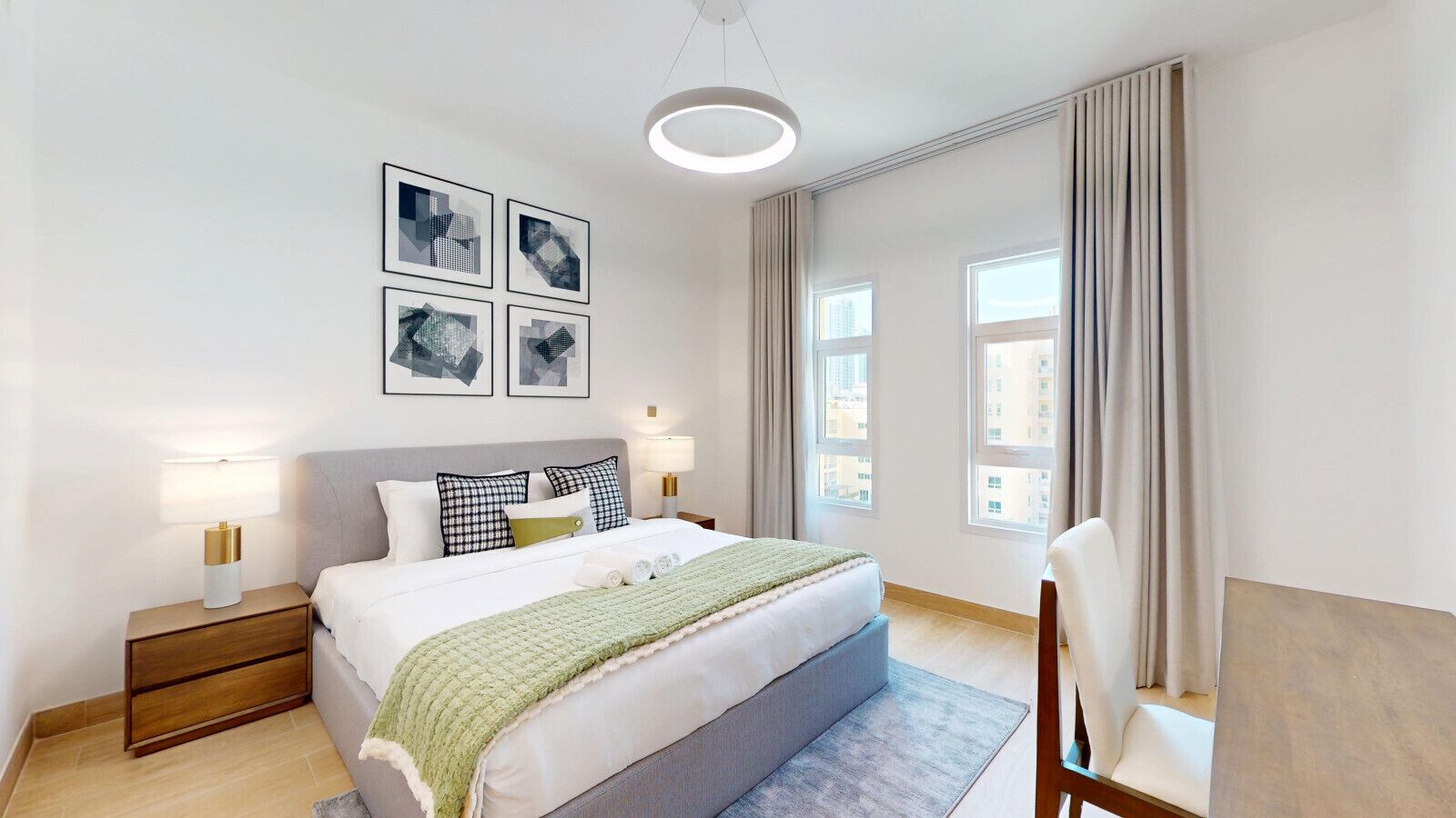 Bureau, fer et planche à repasser, Wi-Fi, draps fournis