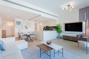 TV - Upgraded Chic 2 Bed l Pool View l Pool, Gym Access (The Greens)