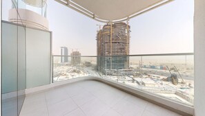 Property grounds - Upscale Studio | Pool & Gym | Near Miracle Garden (Arjan)