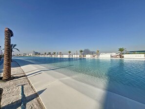 Beach nearby - Serene 3 Bed Haven l Private Beach l District One (District One)