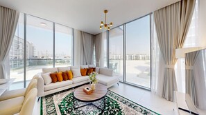 TV - Serene 3 Bed Haven l Private Beach l District One (District One)