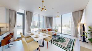 TV - Serene 3 Bed Haven l Private Beach l District One (District One)