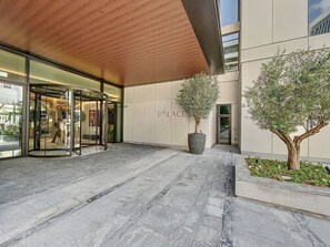 Exterior detail - Palace Residences - Two Bedroom with Creek View (Creek Harbour)