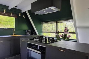 Microwave, stovetop, dishwasher, coffee/tea maker - Contemporary Ardennes Chalet in Durbuy (Durbuy)