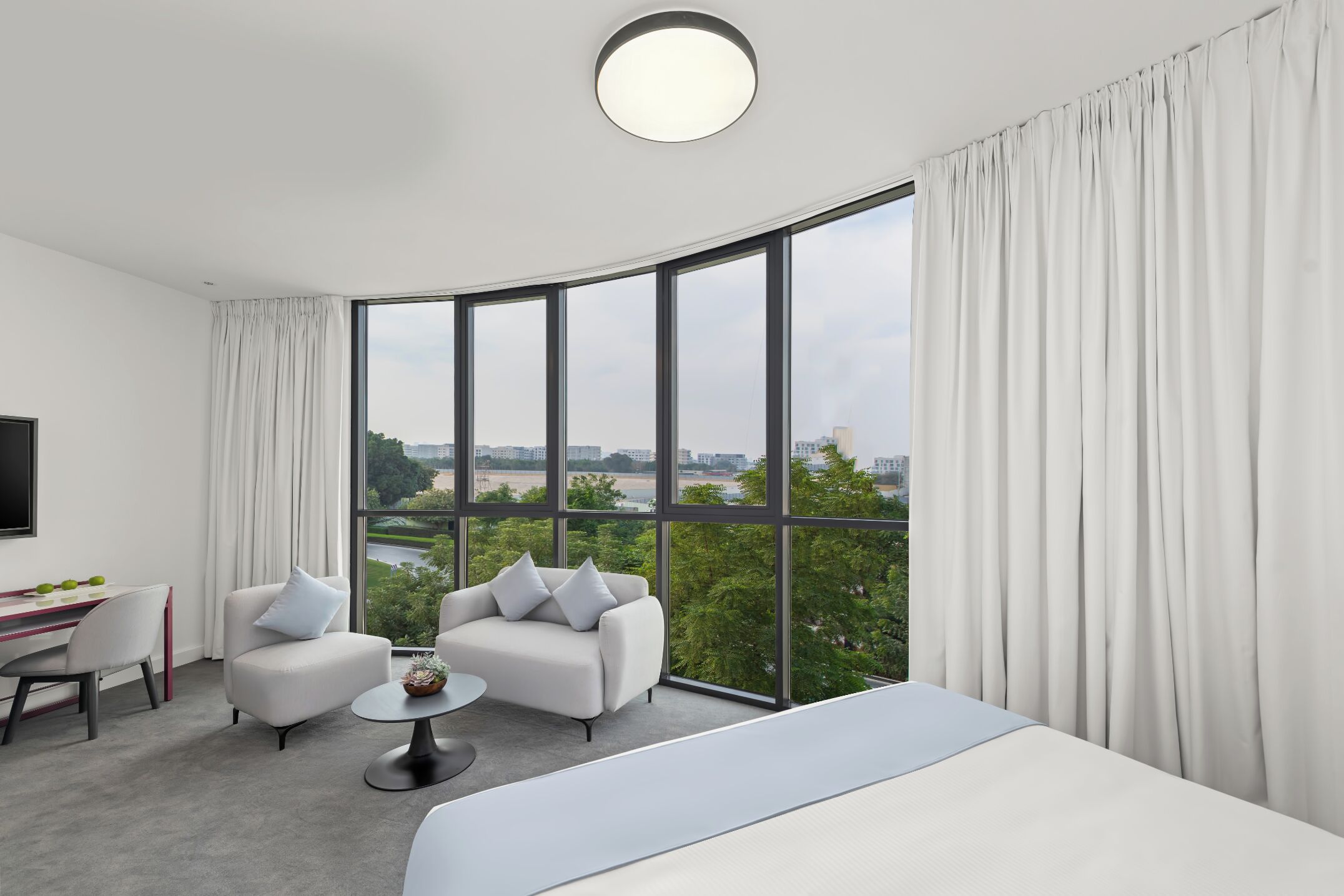 Signature Room | In-room safe, desk, laptop workspace, iron/ironing board