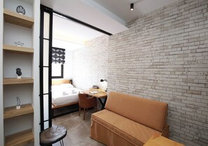 Iron/ironing board, WiFi, bed sheets - Emily in Athens - Central design awarded flat b/n Syntagma & Monastiraki (Athina)