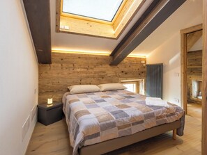 2 bedrooms, travel cot, free WiFi - Cosy apartment for 6 guests with WIFI, TV and pets allowed (Zerbi)