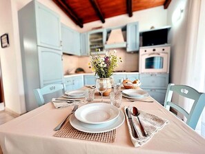 Dining - Cosy apartment for 4 guests with pool, A/C, TV and patio (Viddalba)