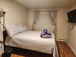 Iron/ironing board, WiFi, bed sheets