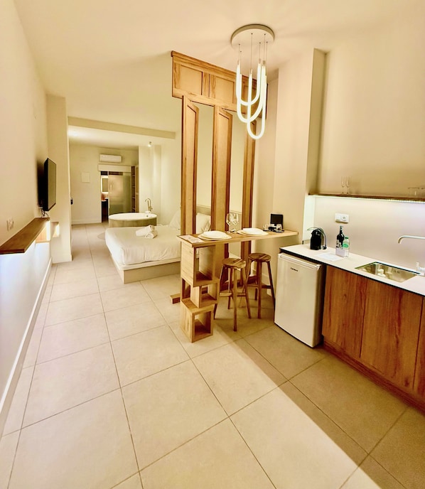 Quarto casal conforto | Cofres nos quartos, Wi-Fi de cortesia