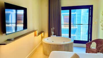 Habitación doble estándar | Caja de seguridad en la habitación y wifi gratis